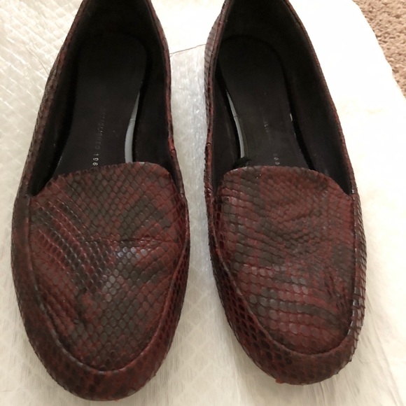 GAP Snake Print Shoes - Picture 2 of 2